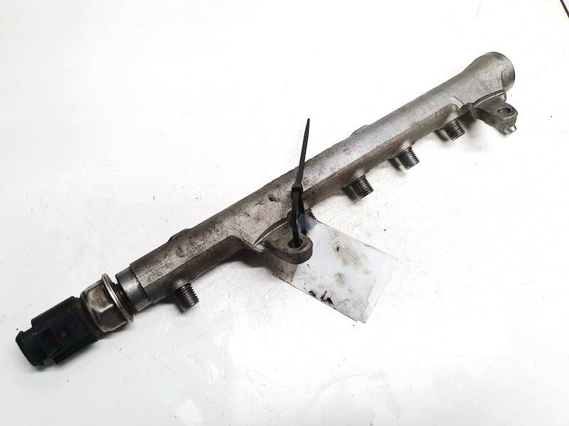 03L130089B Skoda Octavia 2013 Fuel injector rail (injectors)(Fuel distributor)