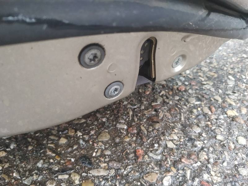 Toyota Avensis Verso 2001 Cerradura de puerta - TRASERA IZQUIERDA