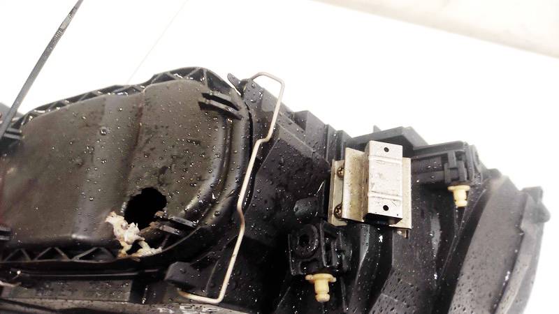 30698886 Volvo V50 2005 Headlight - FRONT RIGHT - Thumbnail 3