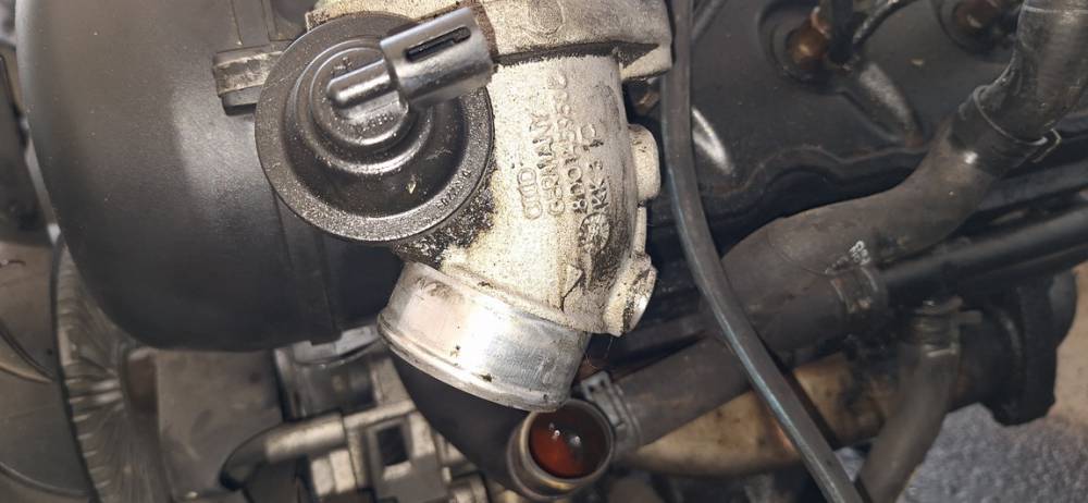 8D0145950 Audi A4 2000 High Flow Throttle Body Valve (Air Control Valve) - Thumbnail 2