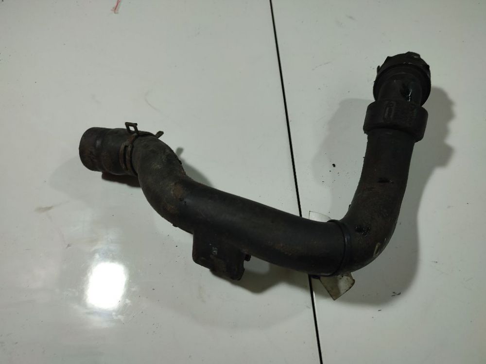 Volkswagen Passat 2005 Radiator Hose (Water Hose) - Thumbnail 3