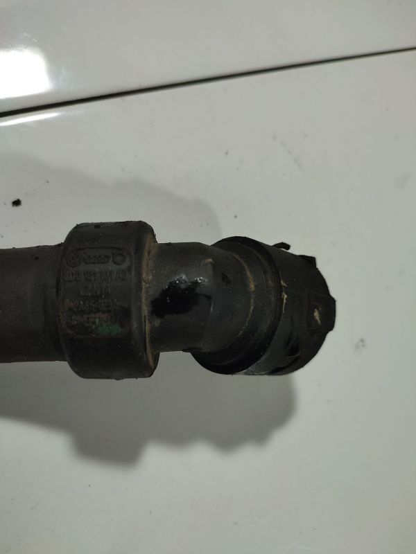 Volkswagen Passat 2005 Radiator Hose (Water Hose) - Thumbnail 4