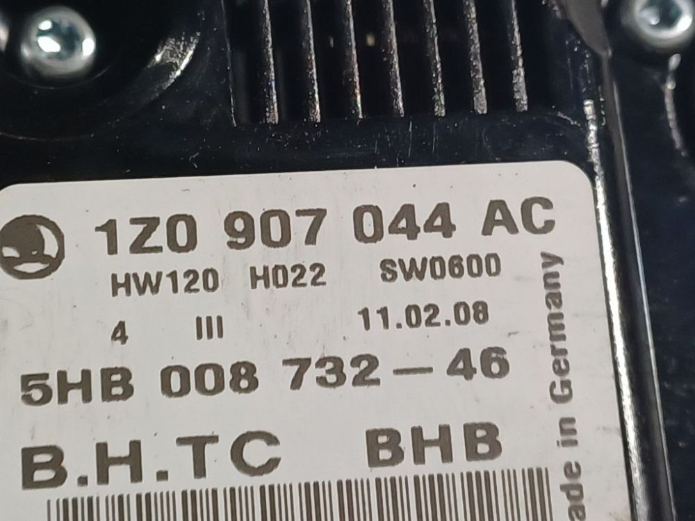 1Z0907044AC Skoda Octavia 2008 Climate Control Panel (heater control switches) - Thumbnail 4