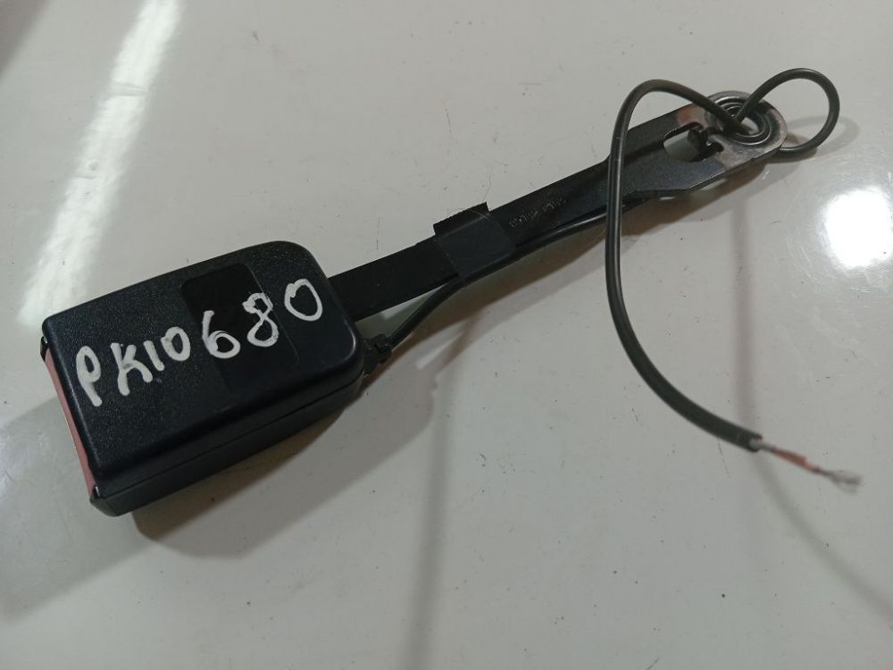 B9132E183 Citroen C4 2006 Zaczep pasa bezpieczeństwa - PRZEDNIE LEWE