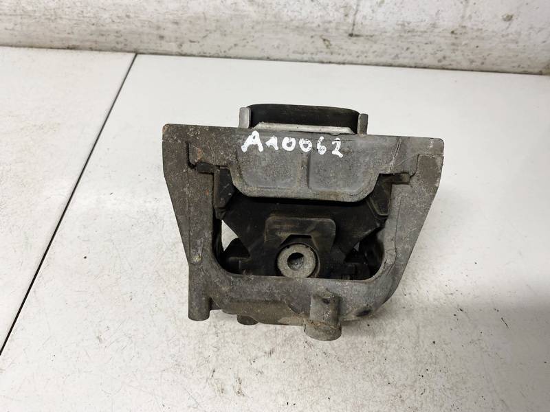 G2579100 Volkswagen Passat 2010 Engine Mounting and Transmission Mount (Engine support)