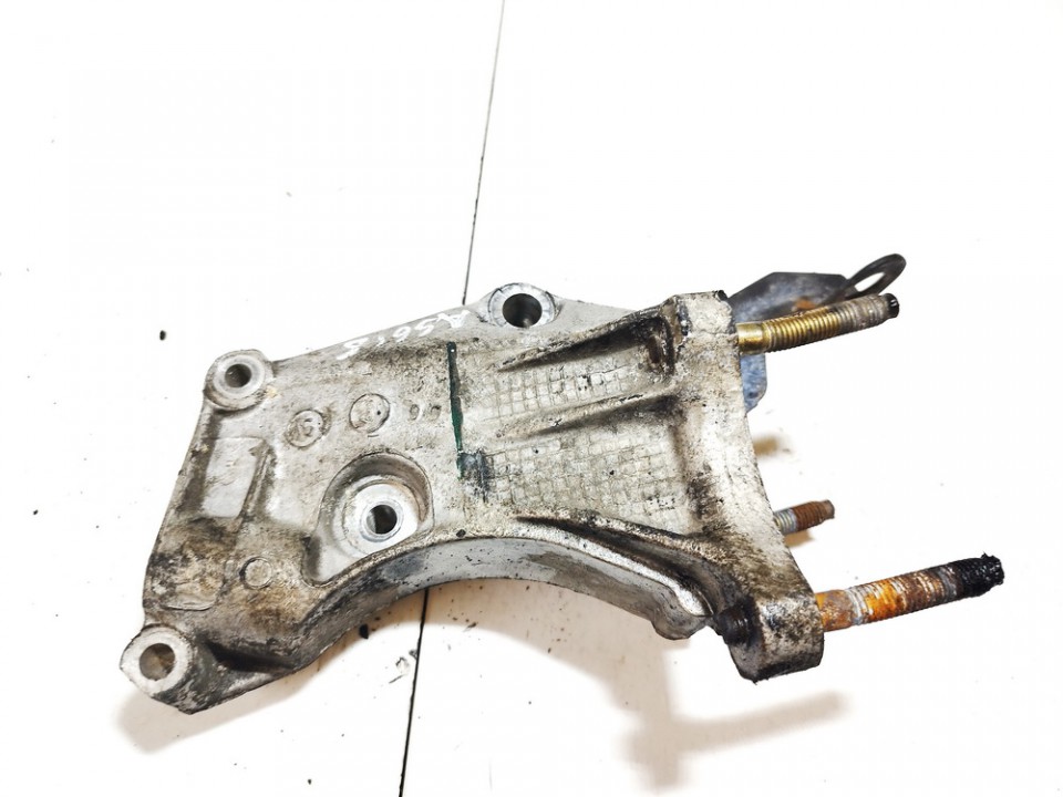 Fiat Ulysse 1999 Engine Mount Bracket and Gearbox Mount Bracket