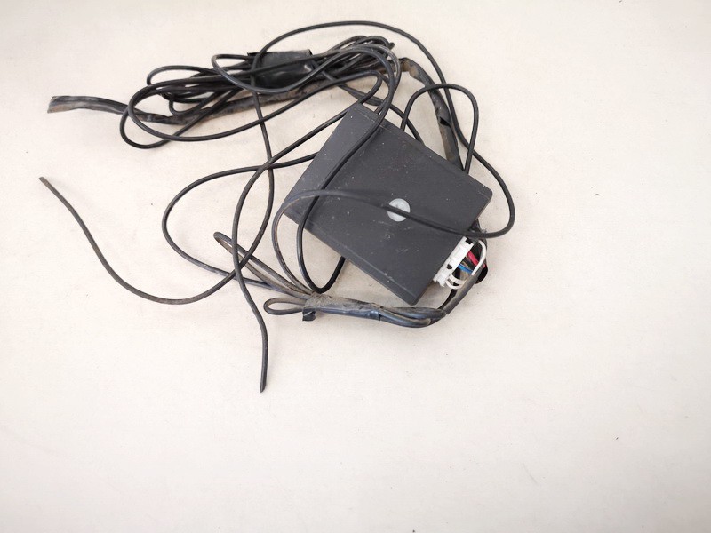 97R0104506 Audi 100 1991 Other computers