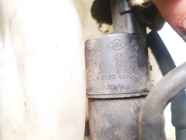 681155 Citroen C3 Picasso 2010 Windshield Windscreen Washer Pump - Thumbnail 2