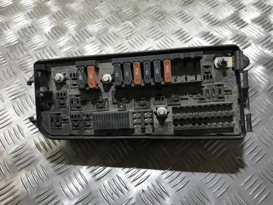 13112918 Opel Vectra 2004 Fuse box