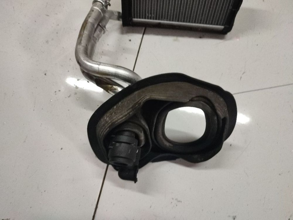 Ford Fusion 2004 Salono peciuko radiatorius - Thumbnail 2