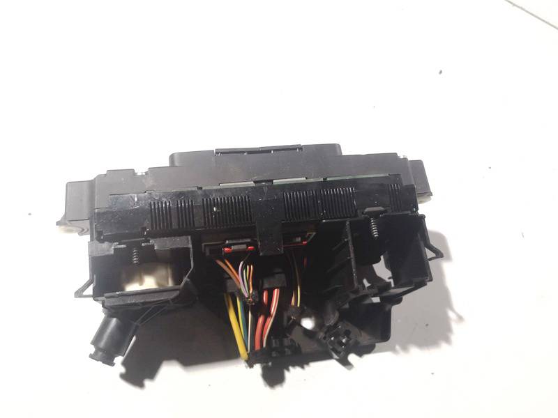 Volkswagen Golf 2006 Klimata vadības panelis (sildītāja vadības slēdži) - Thumbnail 2