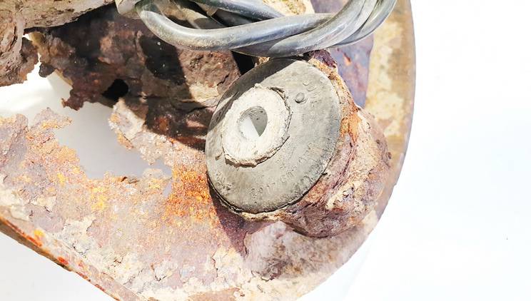 Audi A4 2001 Pyörän navan kiinnike - TAKANA VASEMMALLA - Thumbnail 2