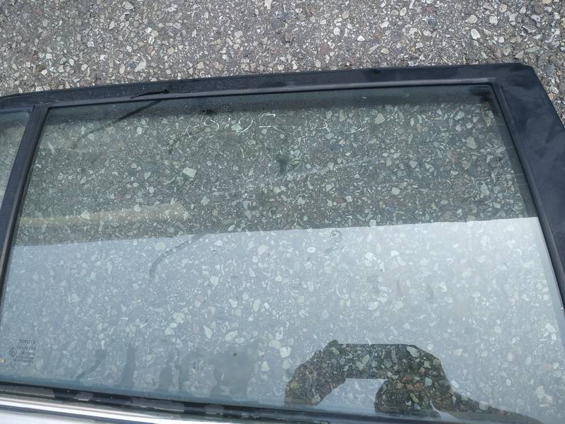 AS2 Toyota Avensis 2004 Duru stiklas G.D.