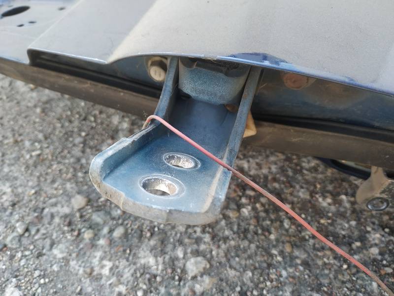 Toyota Yaris 2002 Priekiniu duru vyris P.