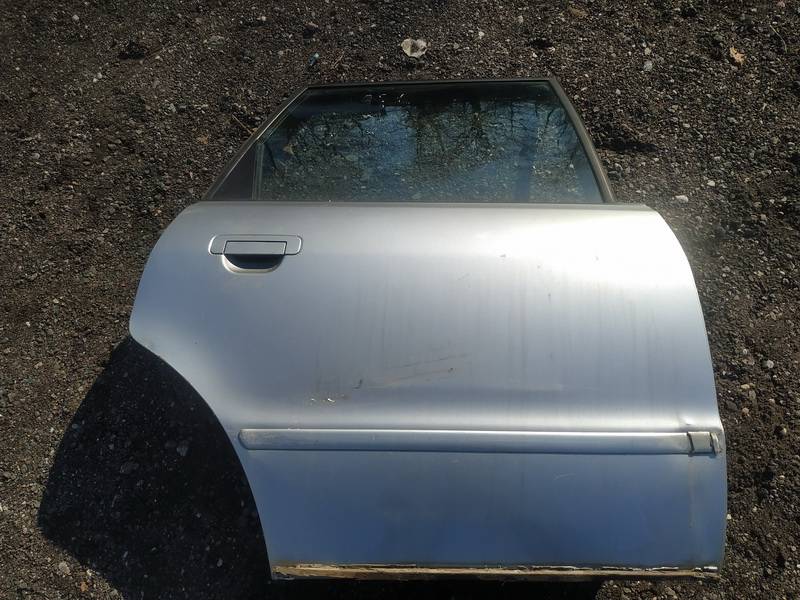 PILKOS Audi A4 1997 Durvis - AIZMUGURE PA LABI