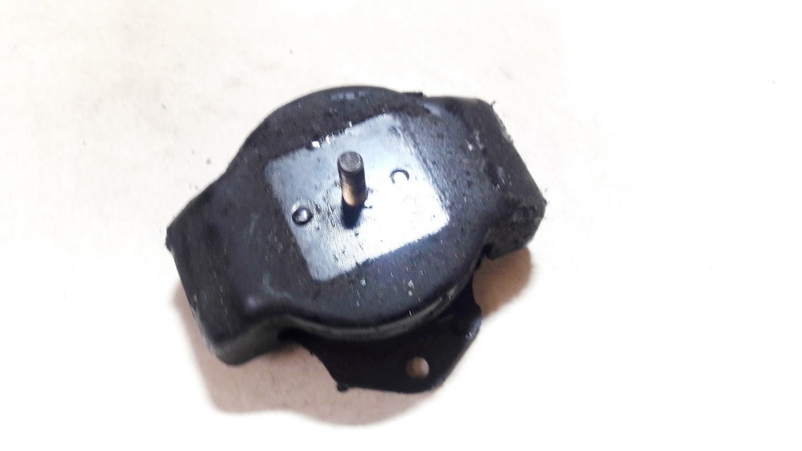 Mitsubishi Pajero 2003 Moottorin moottorituki