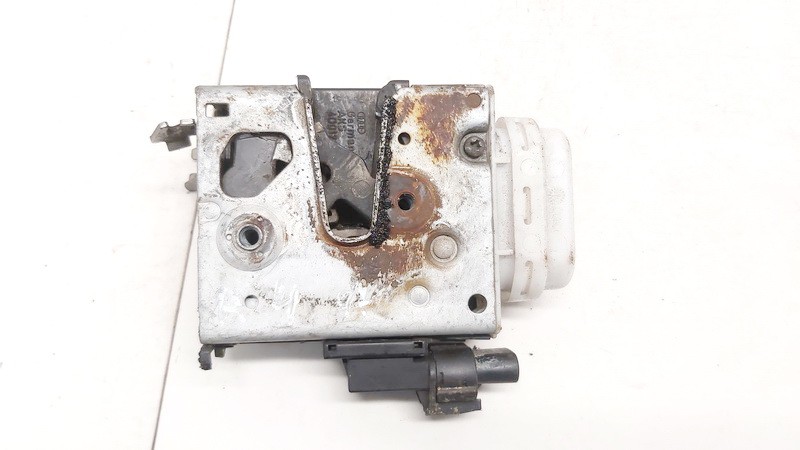 8D1837016E Audi A4 1999 Door Lock Mechanism - FRONT RIGHT