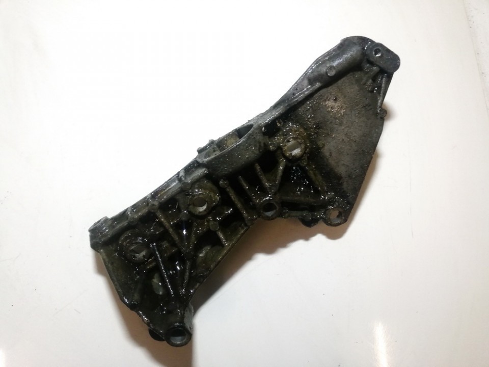 8200327136 Renault Scenic 2004 Engine Mount Bracket and Gearbox Mount Bracket