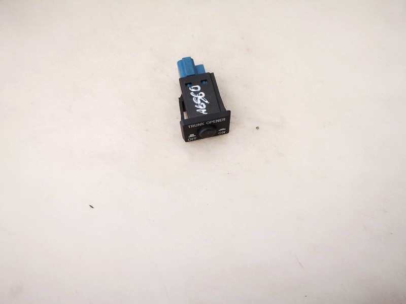 15A257 Mazda RX-8 2007 Inne przyciski