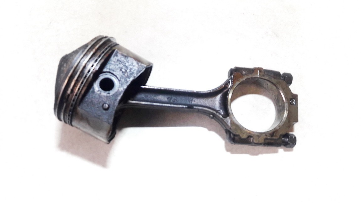 Mitsubishi Pajero 2003 Mäntä ja vauhtipyörä