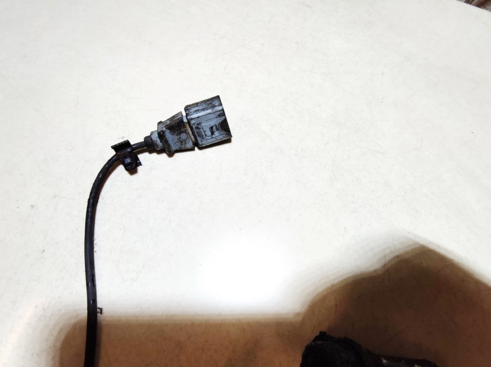Volkswagen Passat 1998 Crankshaft Position Sensor - Thumbnail 3