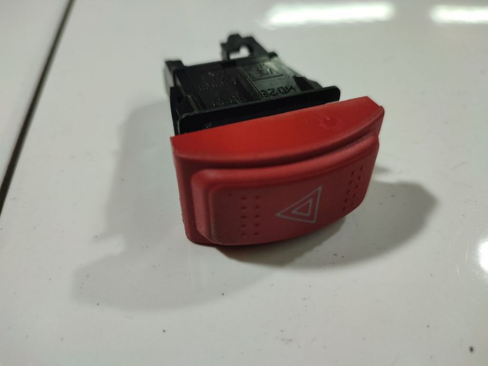 HD26 Honda Jazz 2003 Hazard switch - Thumbnail 2