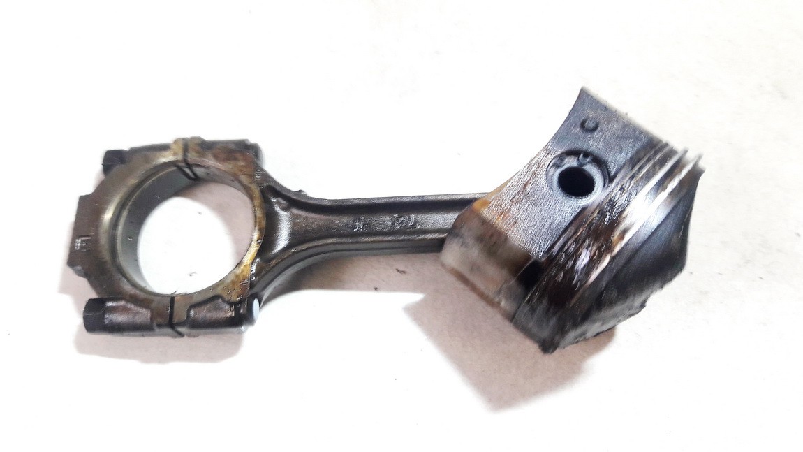 Mitsubishi Pajero 2003 Mäntä ja vauhtipyörä