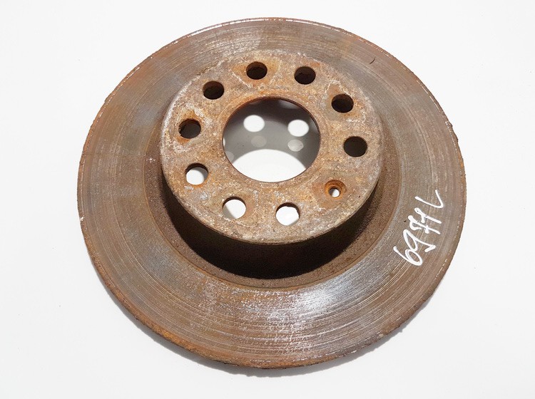 NEVENTILIUOJAMAS Volkswagen Passat 2006 Brake Disc - REAR