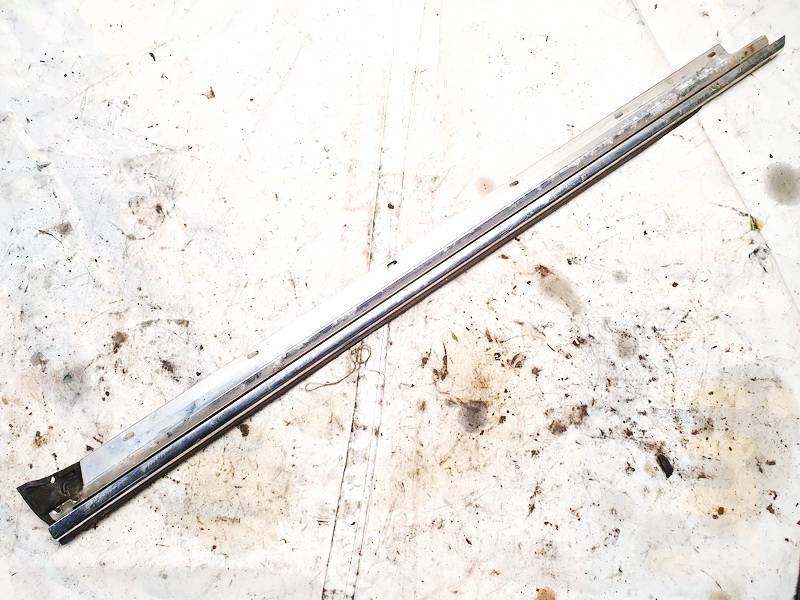 Audi A6 1995 Listwa szyby drzwi - PRZEDNIE LEWE