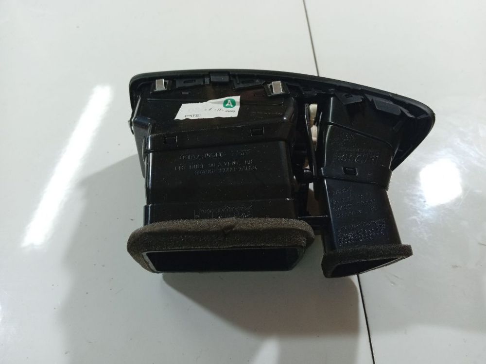 974901H000 Kia Ceed 2009 Dash Vent (Air Vent Grille) - Thumbnail 3