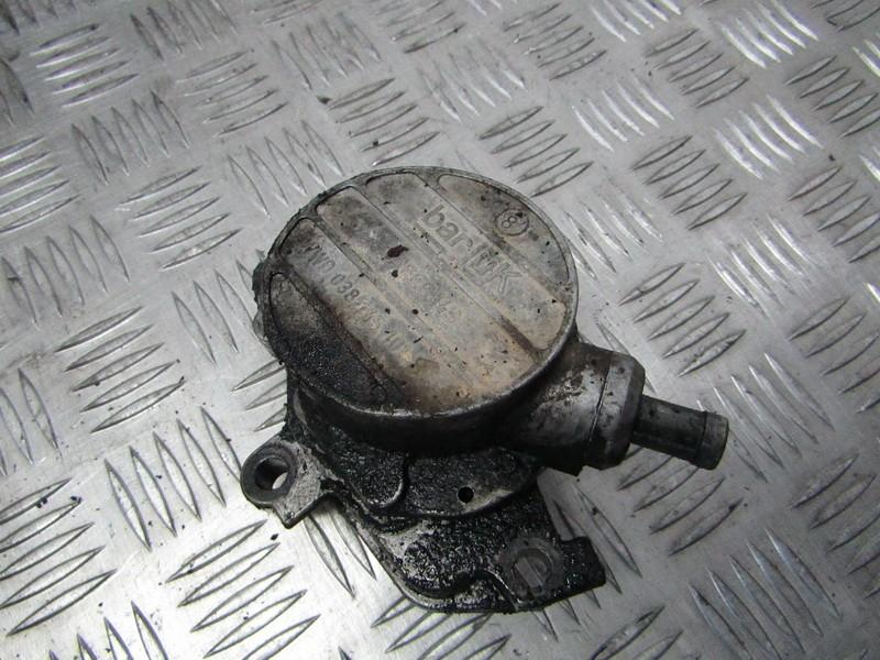 038145101B Volkswagen Golf 1997 Stabdziu vakuumo siurblys