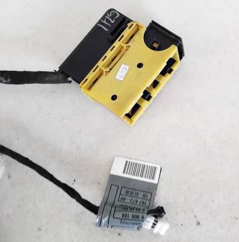 8257796 BMW 5-Series 2000 Seat belt holder (Seat belt Buckle) - FRONT RIGHT - Thumbnail 3