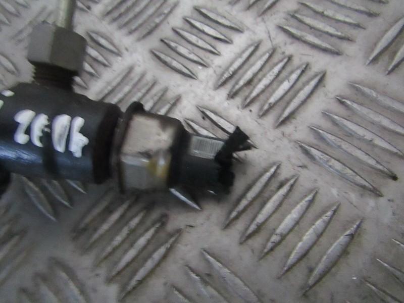 9654592680 Volvo V50 2006 Fuel injector rail (injectors)(Fuel distributor) - Thumbnail 2