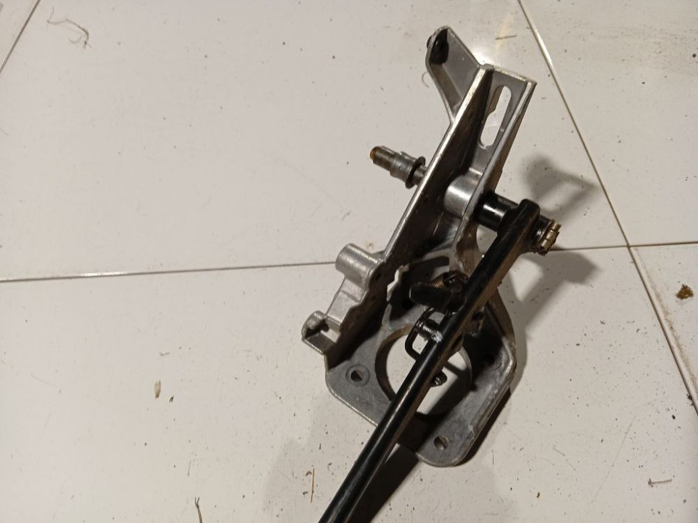 BMW 3-Series 2004 Stabdziu pedalas - Thumbnail 3