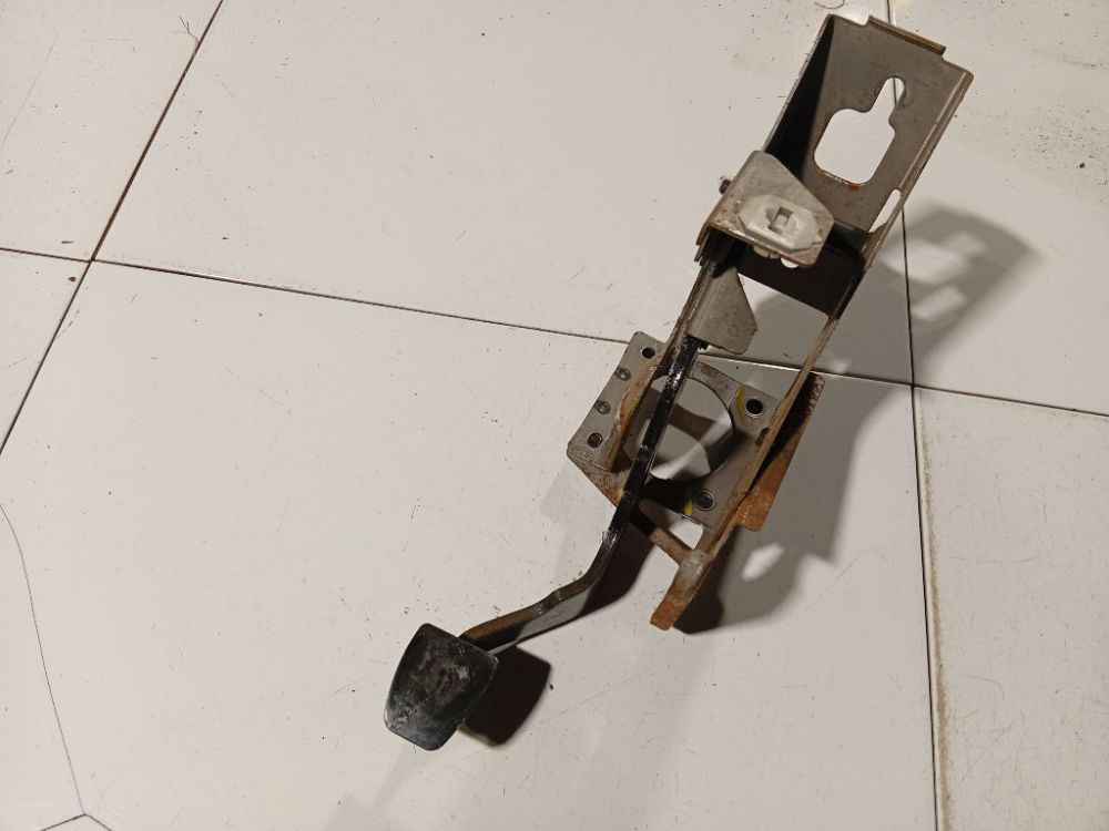 Chevrolet Captiva 2007 Stabdziu pedalas