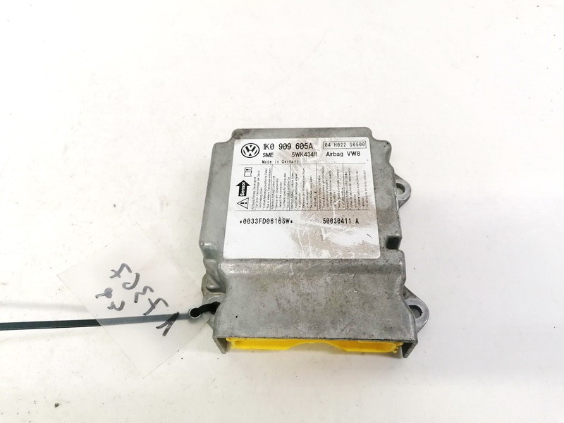 1K0909605A Volkswagen Golf 2004 Airbag crash sensors module