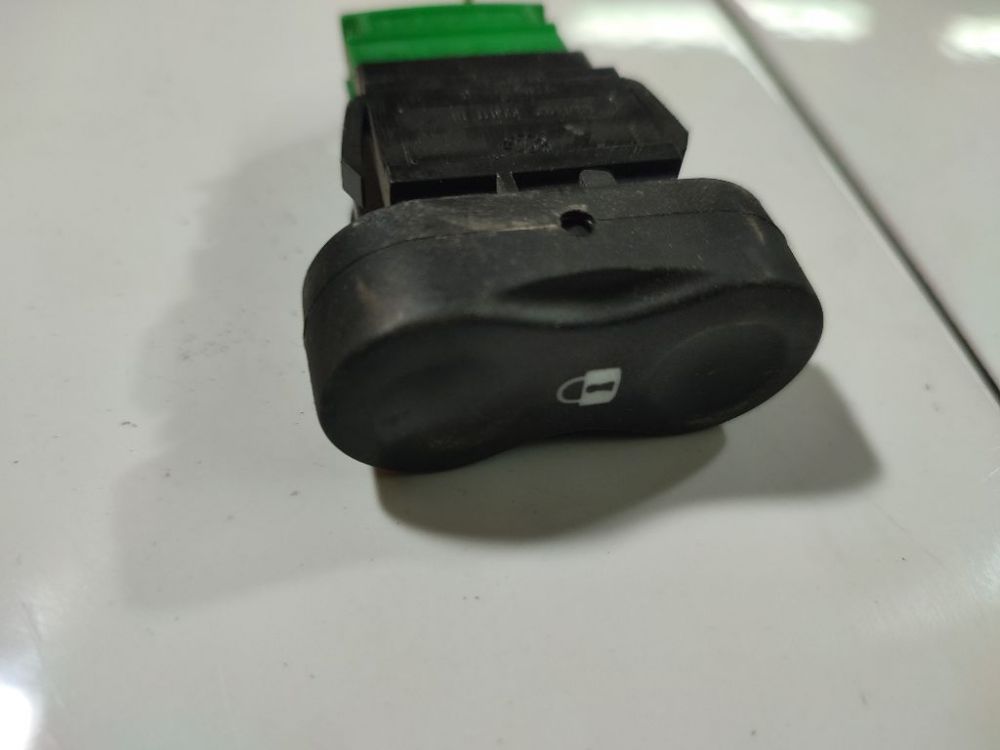 P0M870290 Dacia Logan 2012 Oven lukitusnuppi - Thumbnail 2