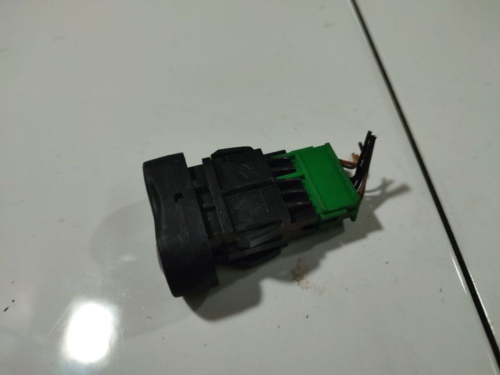 P0M870290 Dacia Logan 2012 Oven lukitusnuppi - Thumbnail 3