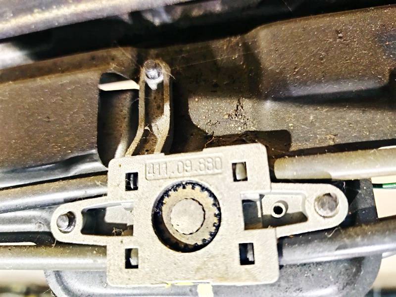 41109880 DR DR 5 2008 Liuko varikliukas - Thumbnail 3