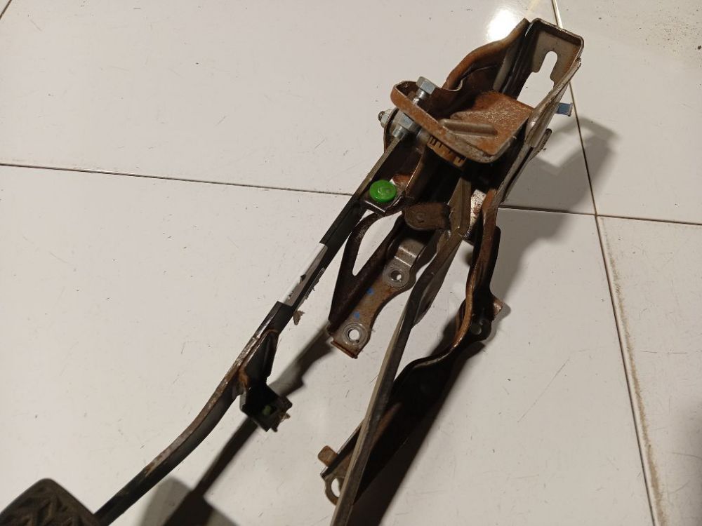 Toyota Aygo 2008 Педаль сцепления - Thumbnail 3