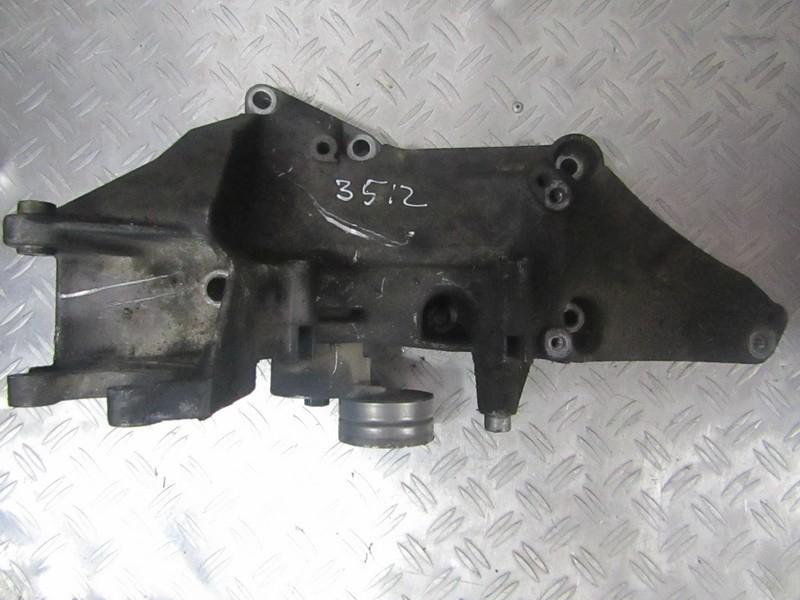 7700115750 Volvo S40 2000 Variklio kronsteinas ir Greiciu dezes kronsteinas