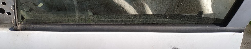 Opel Astra 1998 Listwa szyby drzwi - PRZEDNIE LEWE