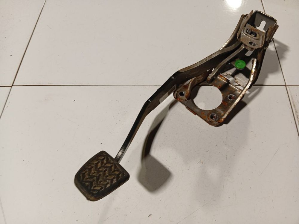 Toyota Yaris 2004 Pedal work, Brake pedal, Pedal bracket, Clutch pedal