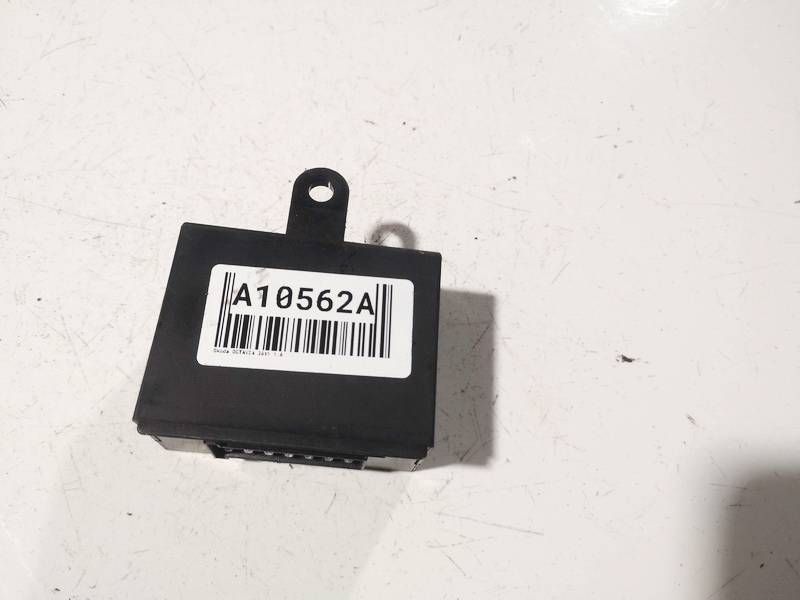 E110R047537 Skoda Octavia 2011 Other computers