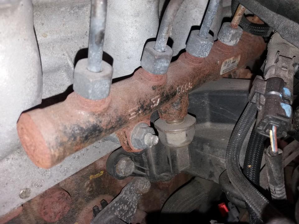 9654726280 Volvo V50 2008 Fuel injector rail (injectors)(Fuel distributor)