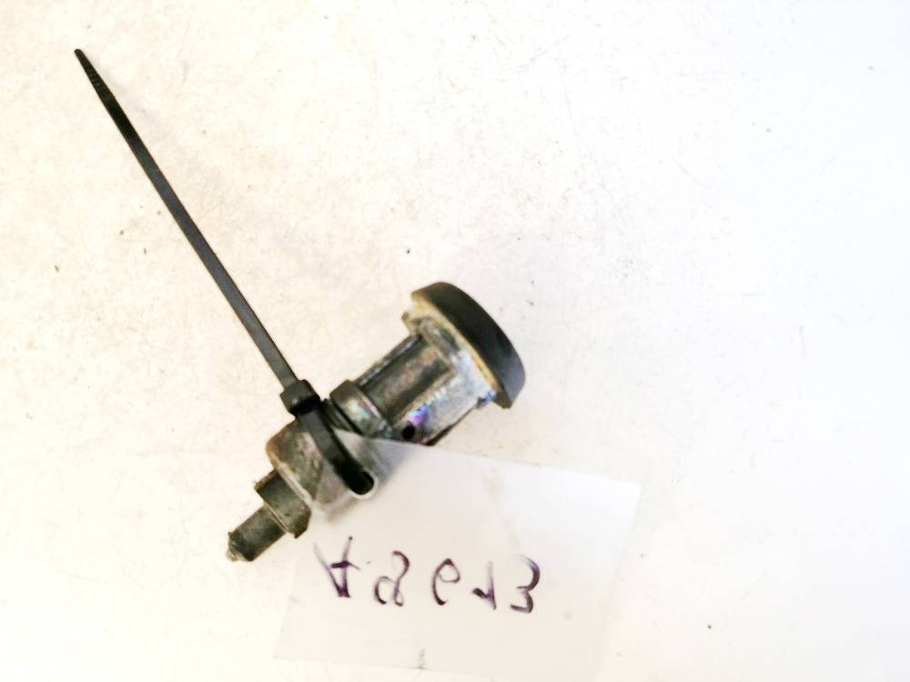 Mazda 3 2007 Вставка замка двери - Thumbnail 2