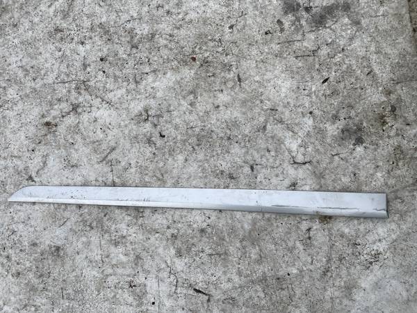 24461096 Opel Astra 2005 Molding door - FRONT LEFT