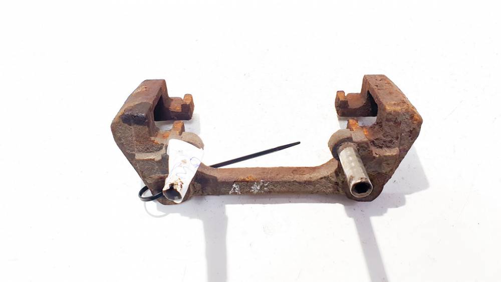 Volvo V70 2006 Mocowanie zacisku hamulcowego (uchwyt montażowy) - PRZEDNIE PRAWE