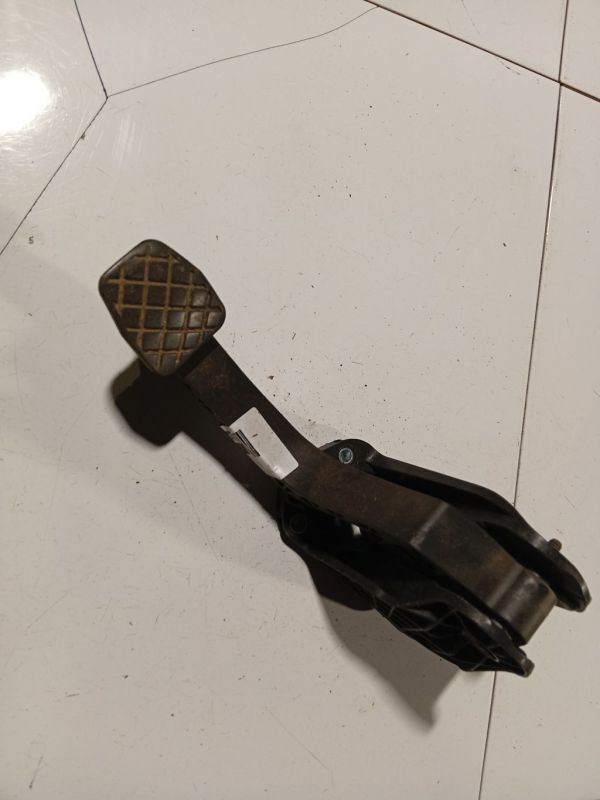 1K1721059BD Skoda Octavia 2004 Clutch pedal