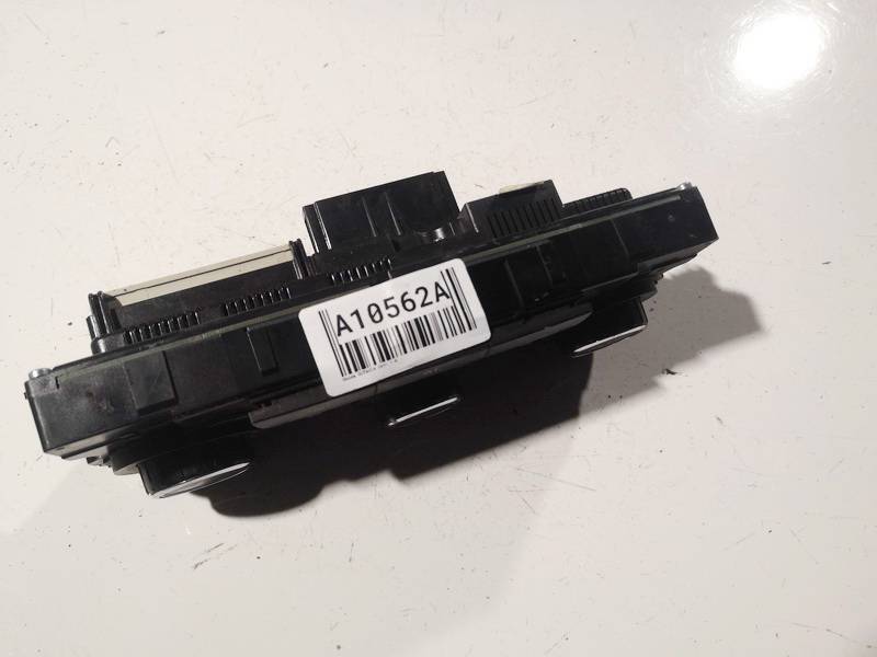 16875950 Skoda Octavia 2011 Peciuko valdymas